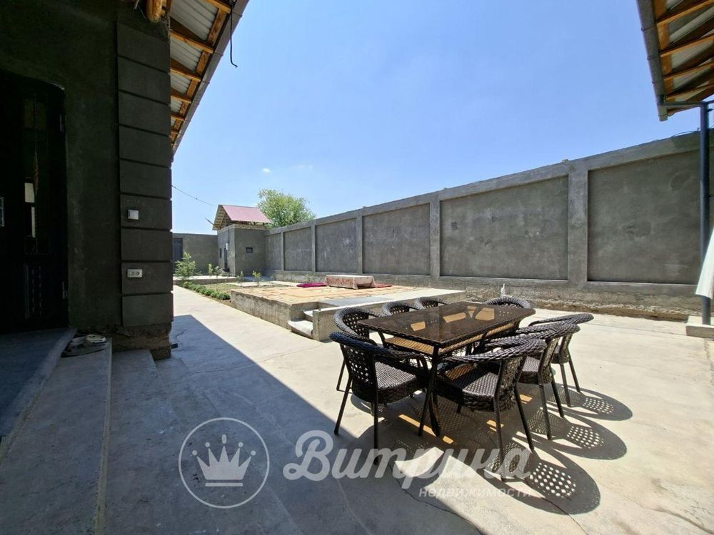 Продаётся дом, 5 комнат, зал и 2 холла. Фасад 15 метров, глубина 43м