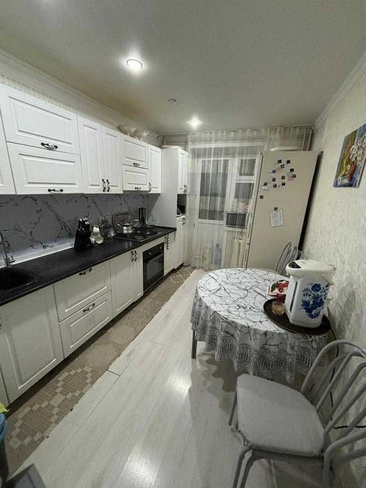 Продам 3-комнатную квартиру в кирпичном доме — район Военного училища.