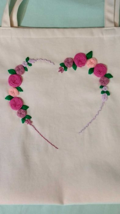 Дамски чанти ръчно изработени от естествени материали