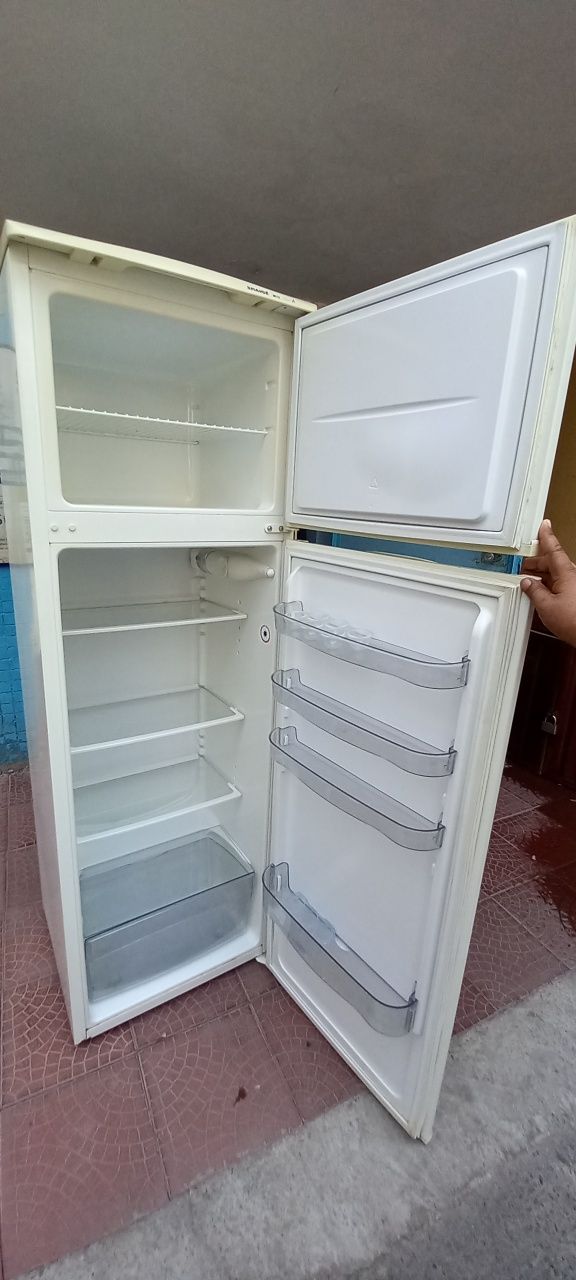 Срочно продам холодильник