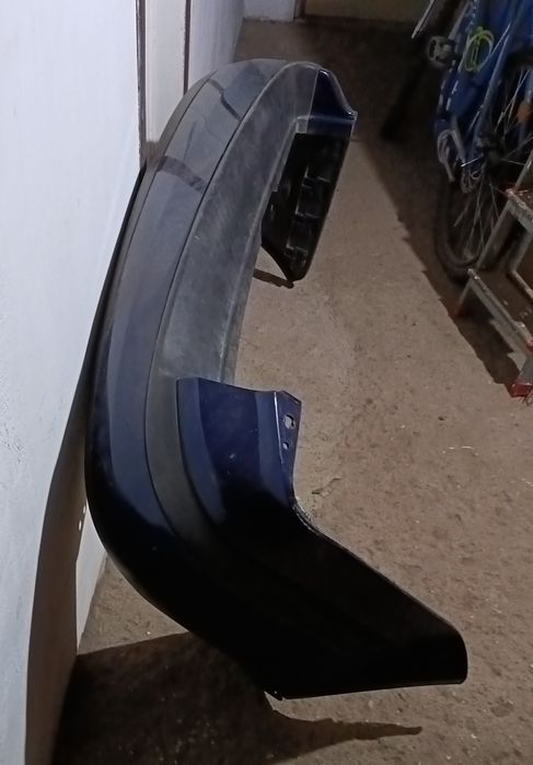 Vând spoiler spate w golf 4 break, din 2002, 1600 cm cubi, benzina.