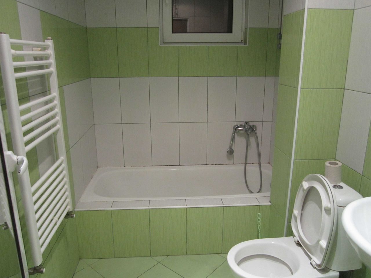 Дава се под наем Двустаен апартамент в Варна, Левски - 60 кв.м за 402.9 € - Снимка #6