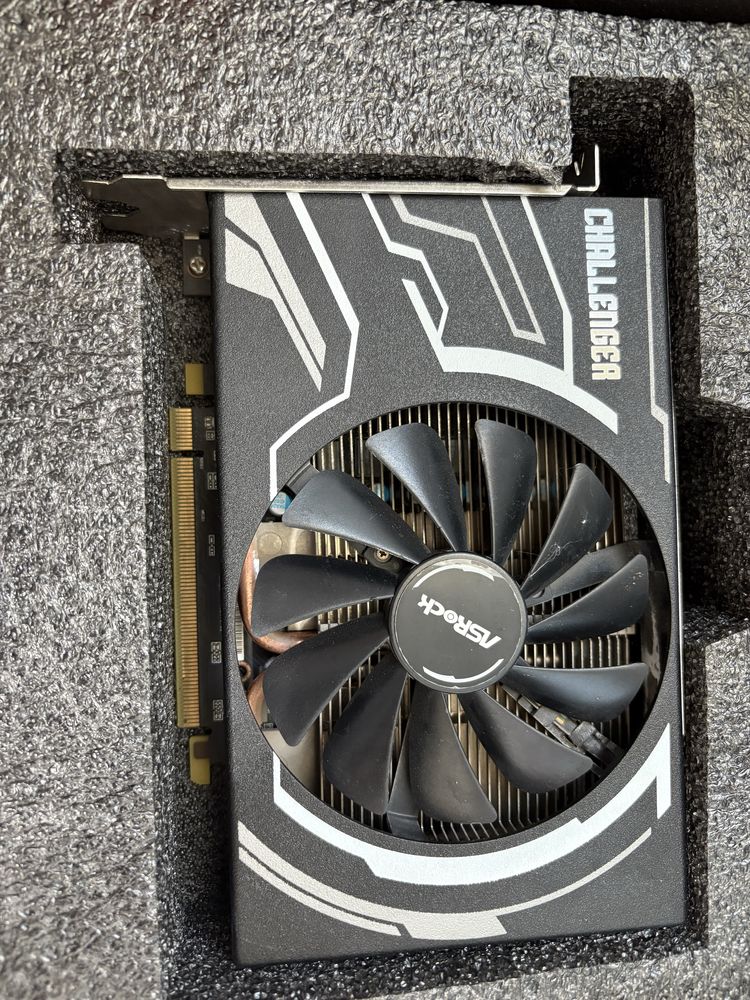 Видеокарта Radeon RX 5500 XT 8GB