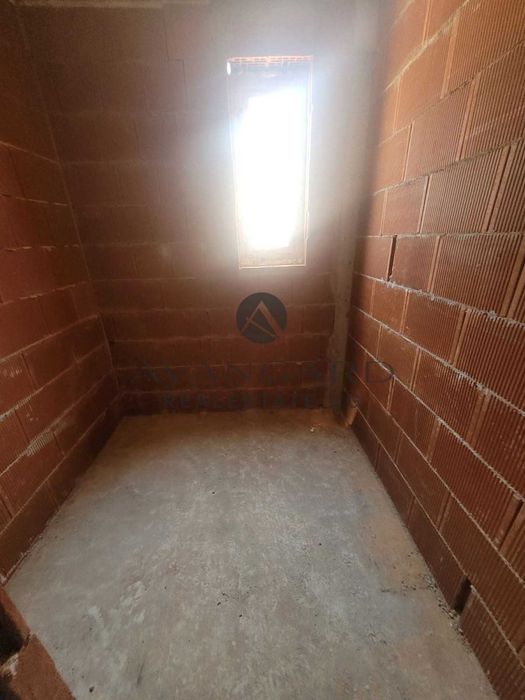 Продава се Тристаен апартамент в Пловдив, Коматево - 101 кв.м за 945 €/кв.м - Снимка #6