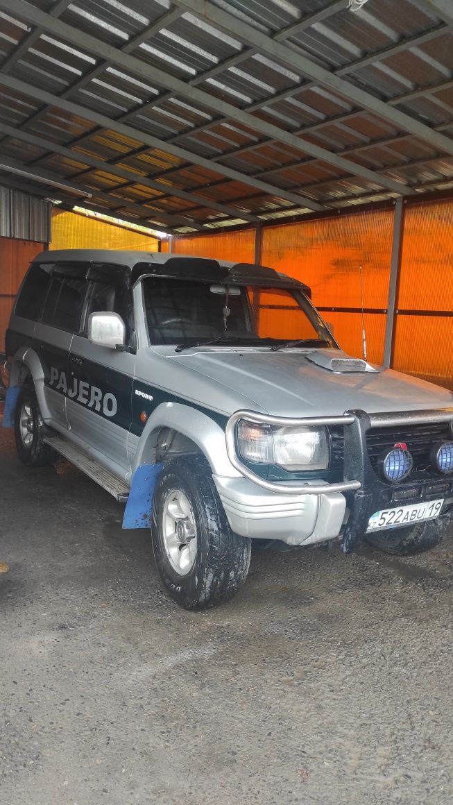 Mitsubishi Pajero 2.5