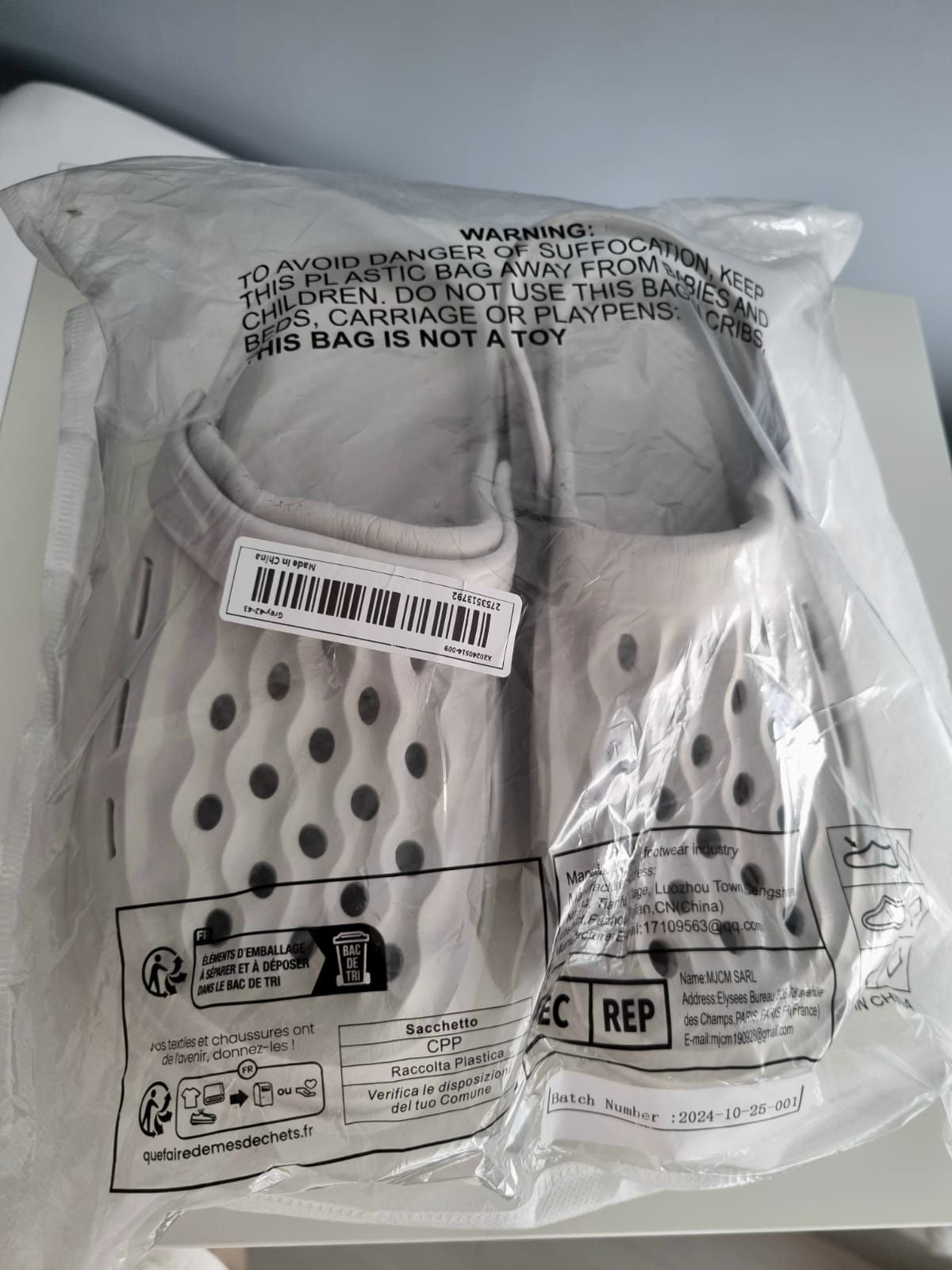 Saboți tip Crocs
