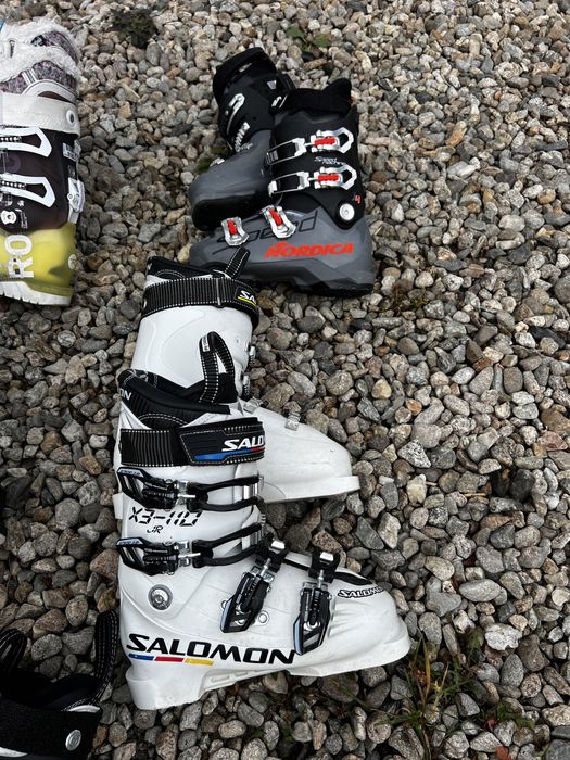 Clapari schi Atomic Salomon Nordica Rossignol 24-24,5