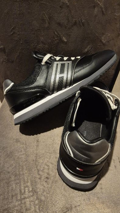 Adidasi Tommy Hilfinger