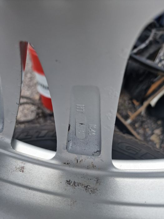 Гуми с Джанти за BMW X5 F15 255/55 R 18