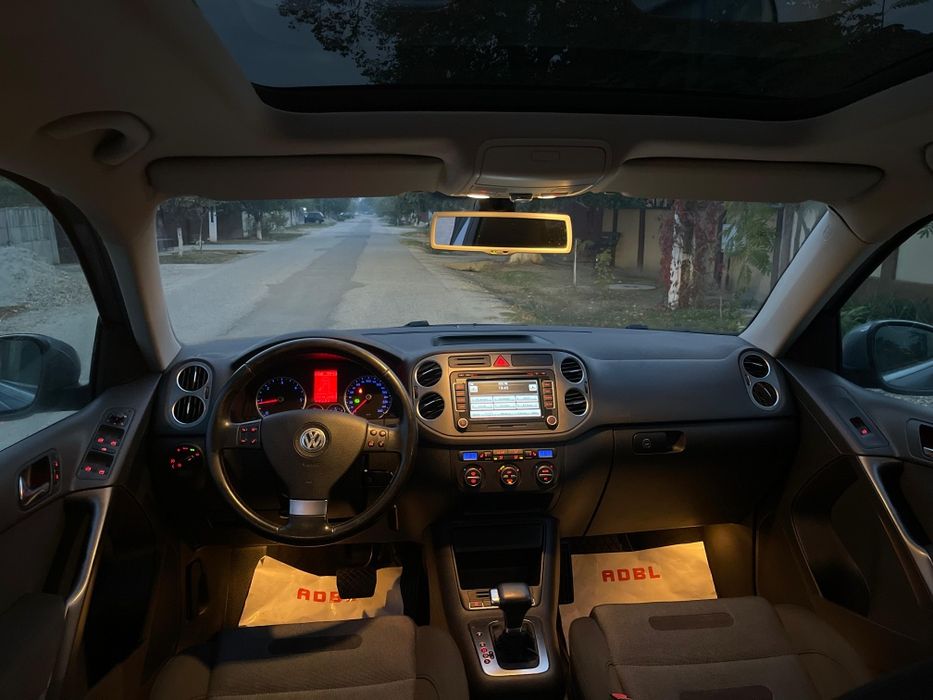 VW Tiguan 4x4 Automat panoramic/navi-import recent