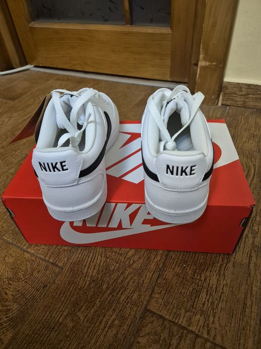 Nike mărimea 42 (26.5 cm)