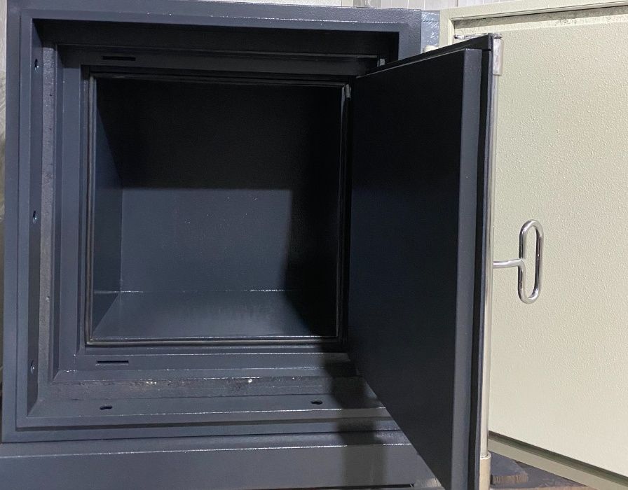 Seif cu rezistenta mare la foc