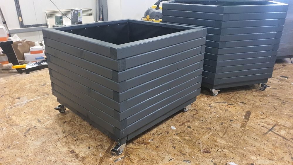 Jardiniere si ghivece (pret redus) pt terase si gradini - lemn masiv