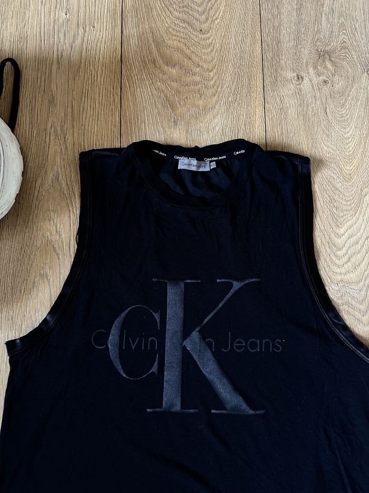 Calvin Klein.Суперудобен кроп топ