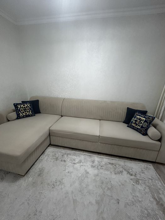 Продается уголок отдыха в отличном состоянии, раскладной, размер 3 м.,