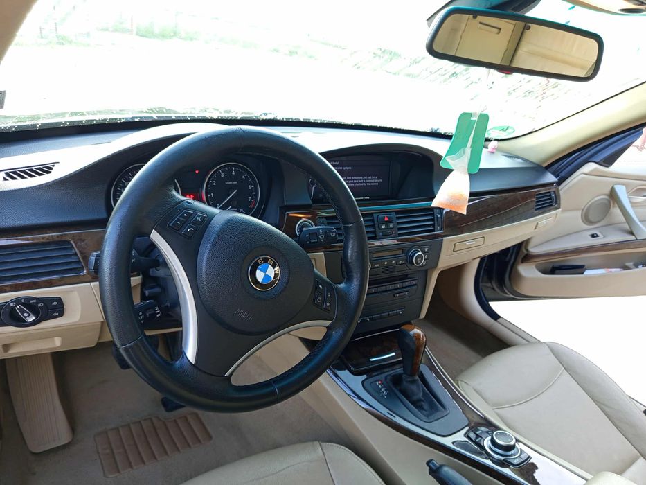 Vând BMW E90 330i