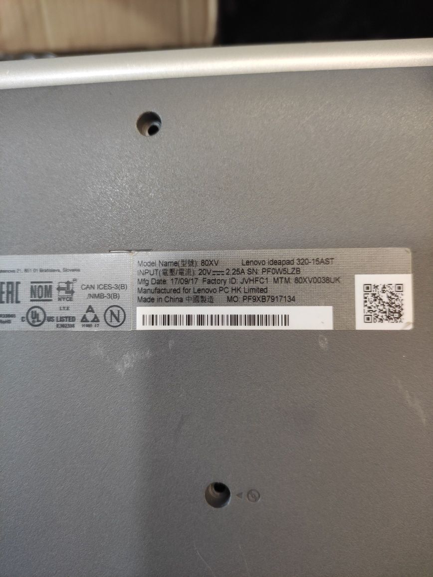 Lenovo ideapad 320-15AST