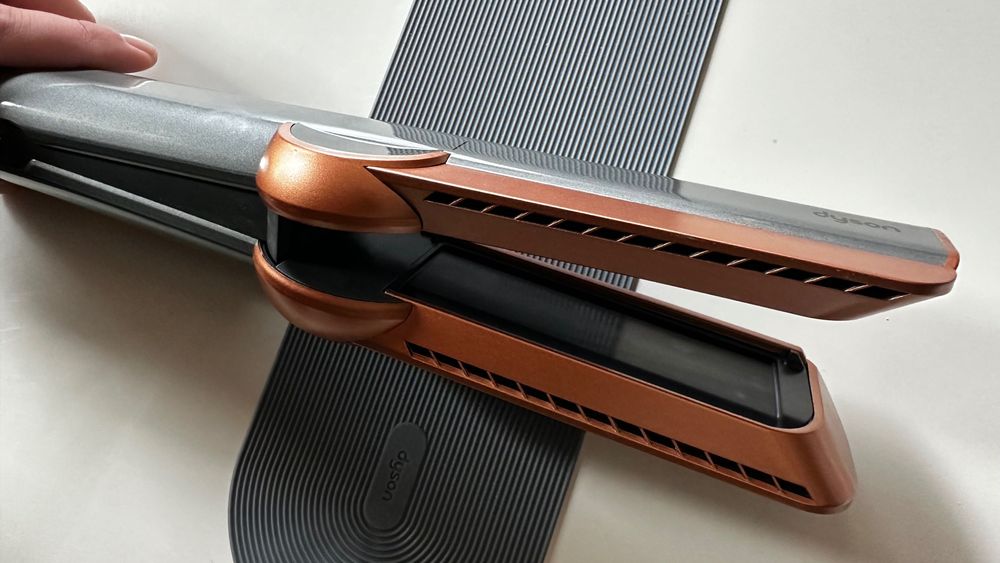 Dyson Airstrait HT01