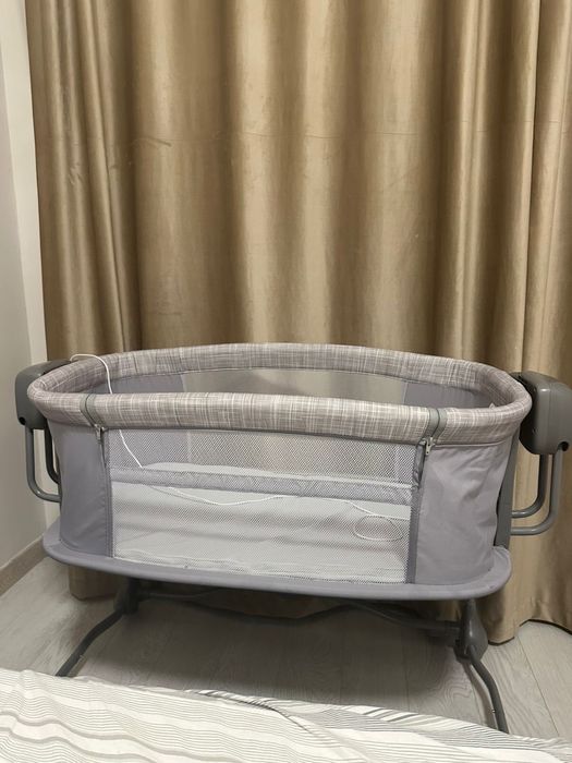 Продам прикроватный кровать для малышей!!! Очень удобная, музыкальная.