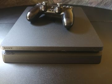 PS4 slim 1TB Продава се поради наличието на PS5