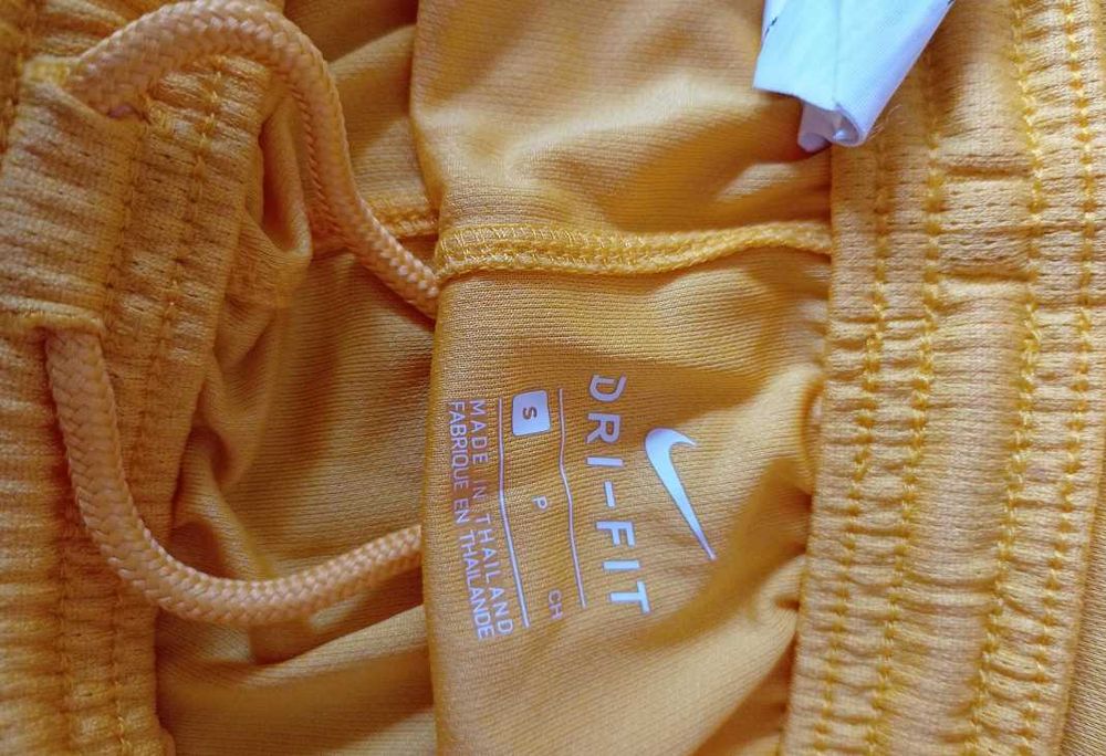 Оригинални къси панталони на Барселона