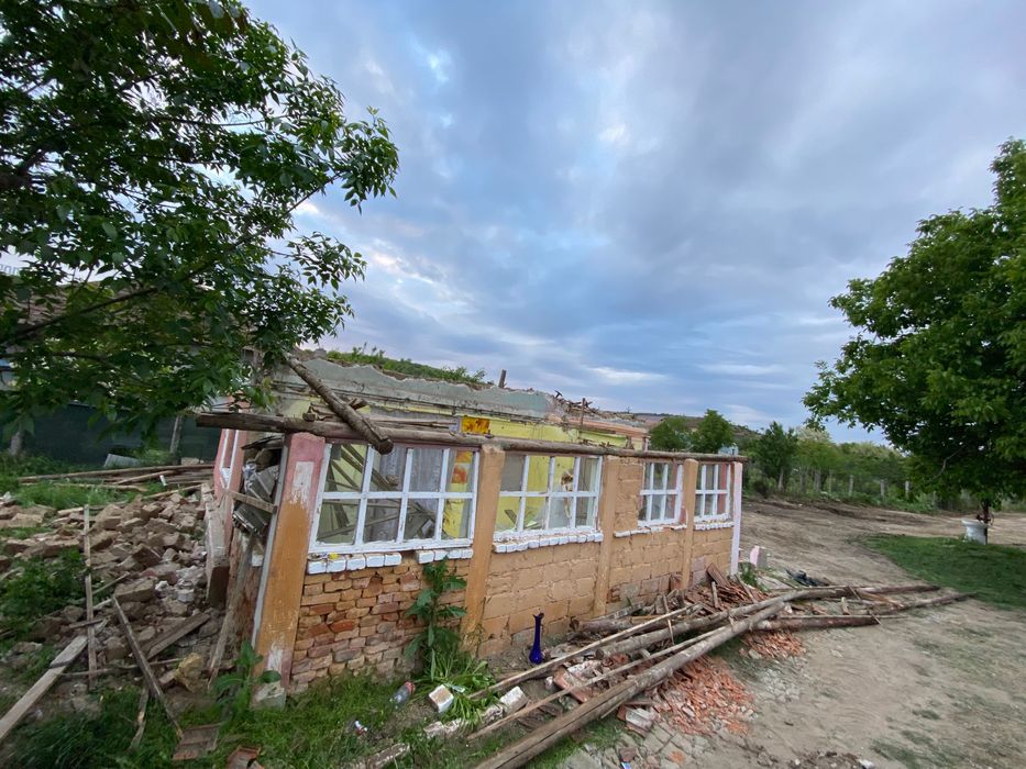 Execut debarasări,demolari,transporturi si construcții imobiliare!!!