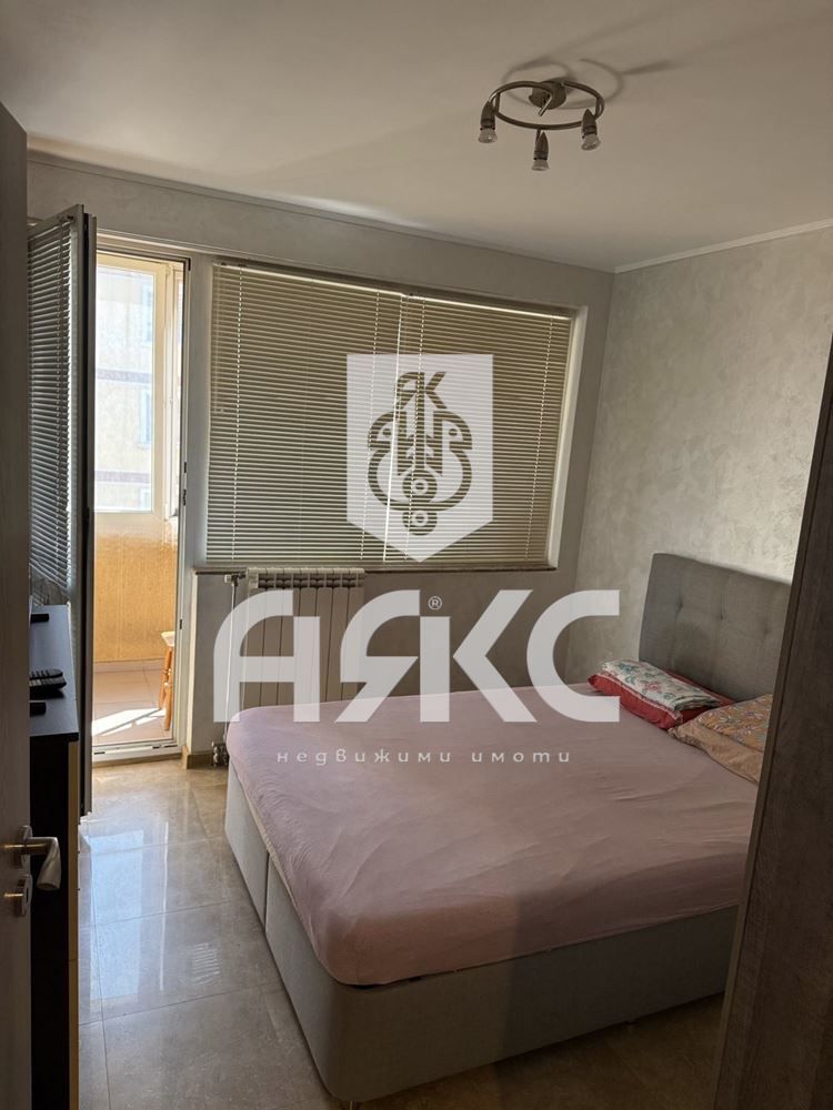 Двустаен обзаведен апартамент в кв. Люлин 3