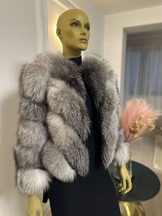 Haina de blana eleganta