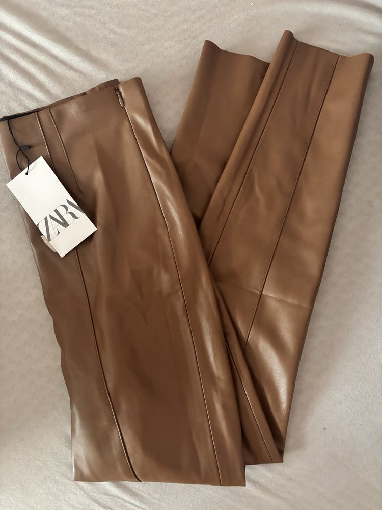 Кожен панталон Zara