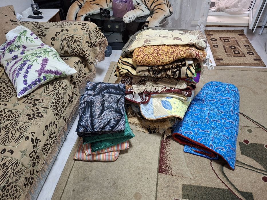 Пледы разные 1000т