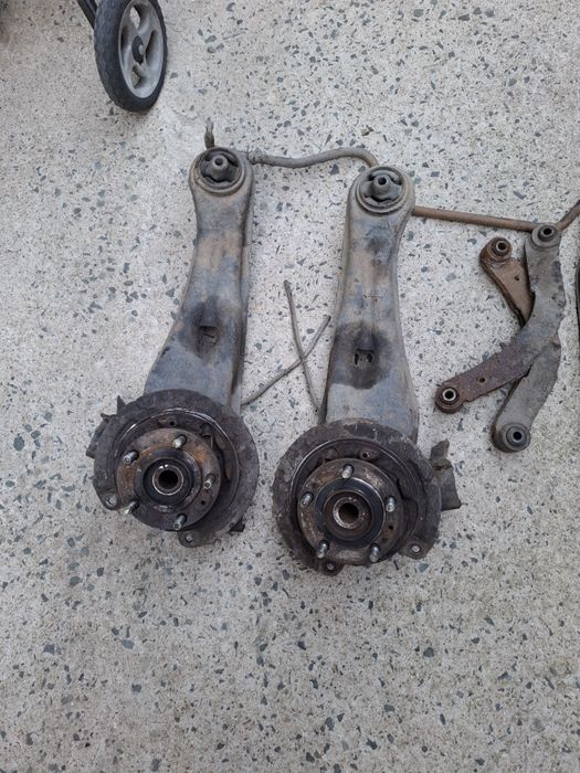 Останали     части    от     заден мост    на    мицубиши аутлендър