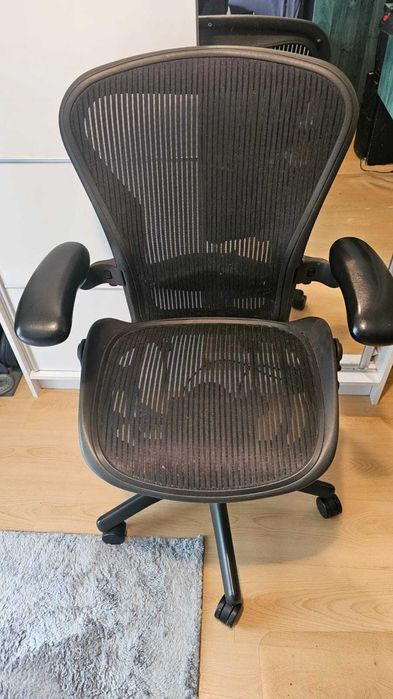 Scaun Herman Miller Aeron Graphite