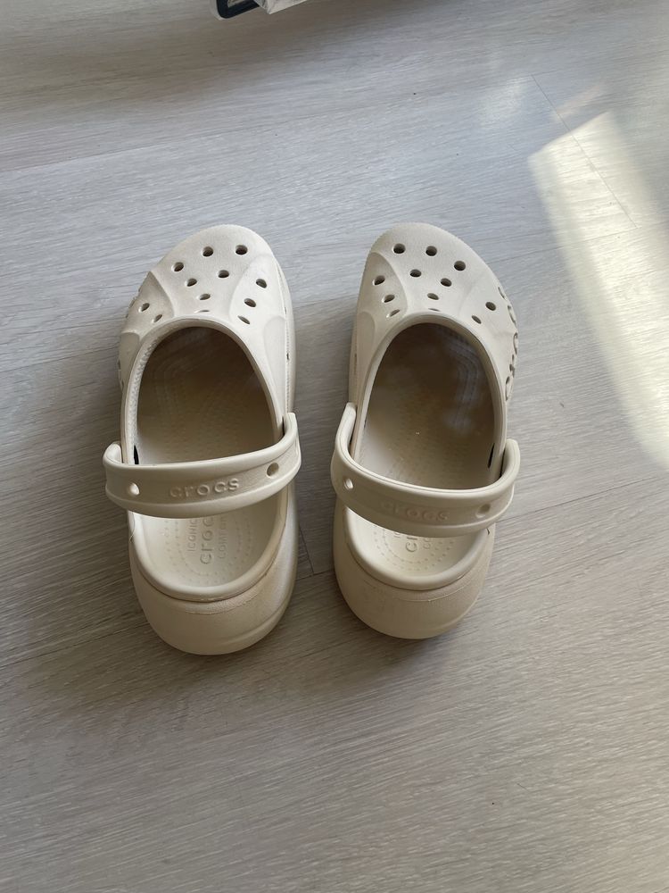 Обувки  бежови Crocs