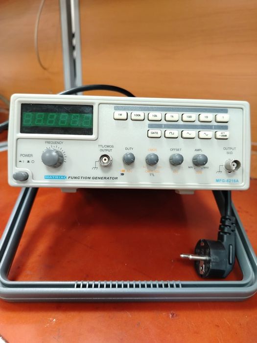 Генератор Matrix MFG-8216A