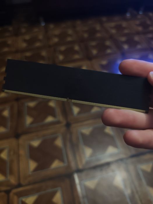 Оперативная память 4 Гб 2400/2666 гц DDR4