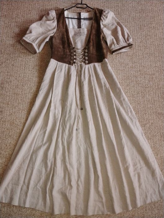 rochie Dirndl bavareza Oktoberfest