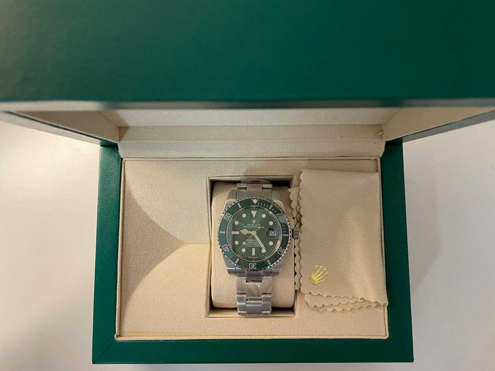 Rolex Oyster Perpetual Date - Submariner 41mm