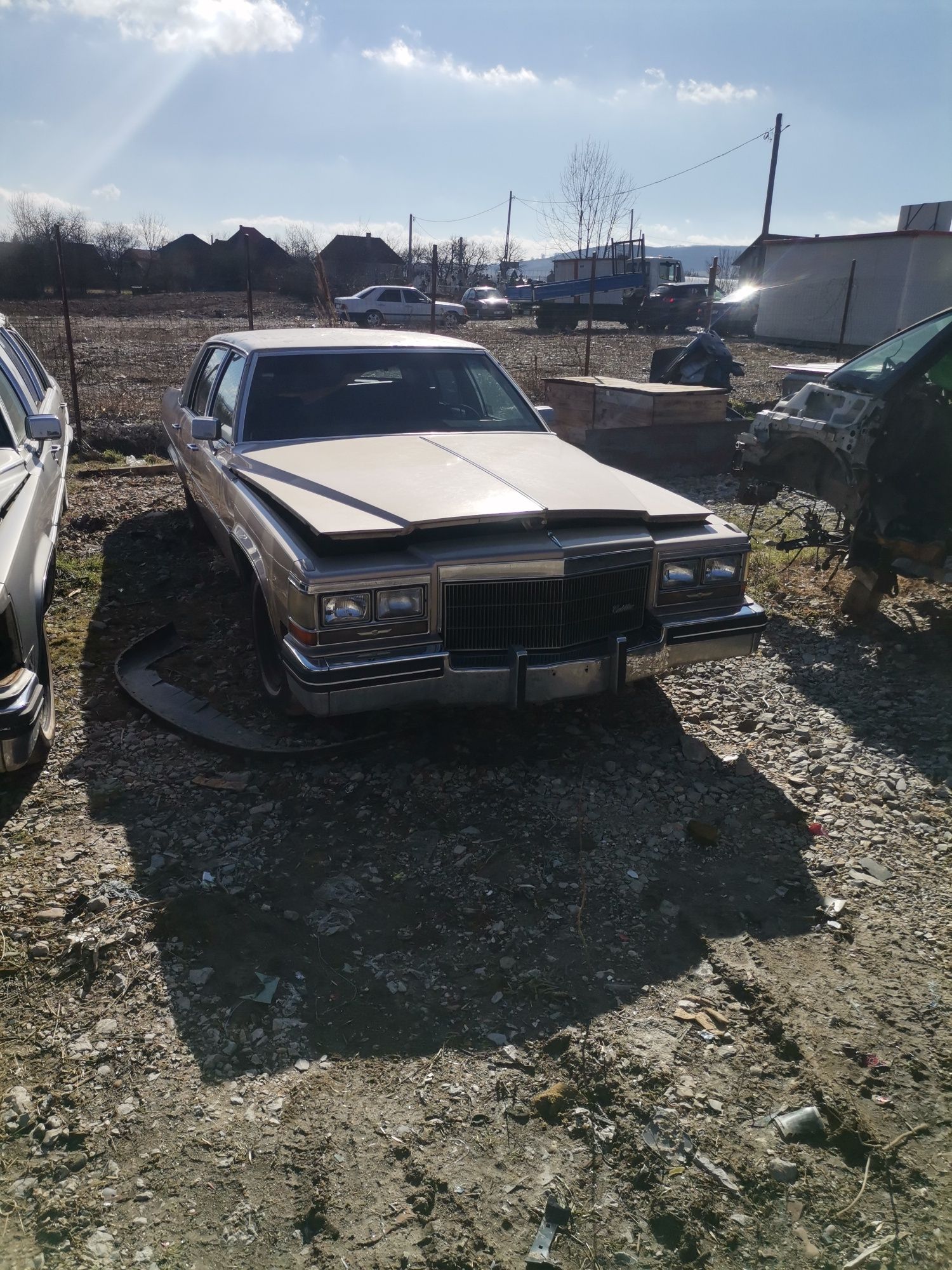 Cadillac fleetwood 1984 piese