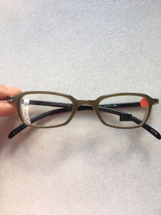 Vând rame ochelari din Titan și plastic.