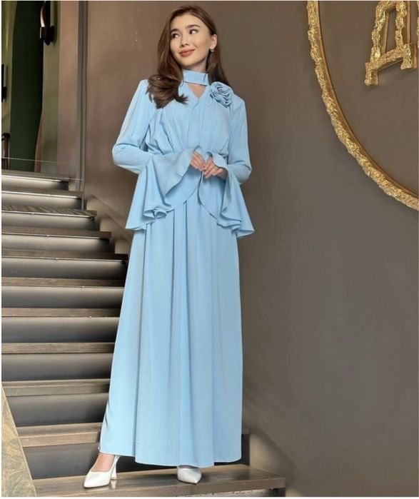 Платье голубое нежное