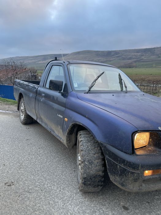 Vand Mitsubishi L200 2 locuri