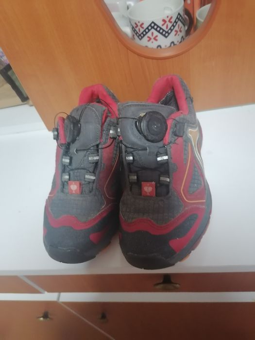 Adidași pentru copii (2 perechi) - (mărimea 32 - 33)