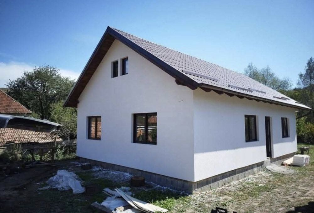 Vand casa pe structura metalica
