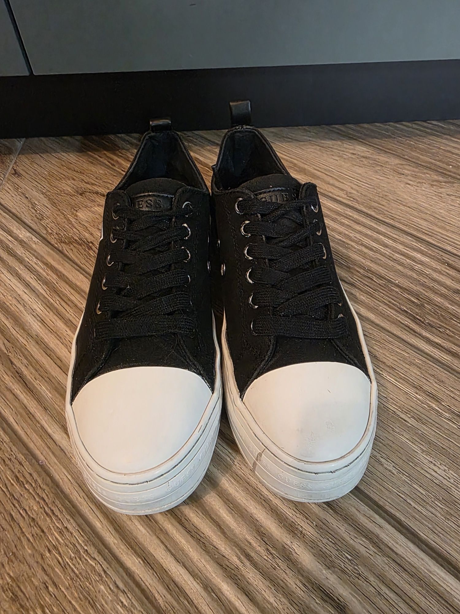 Дамски маратонки GUESS