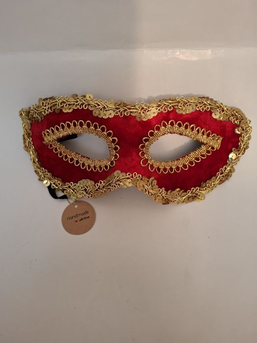 Маска маскарадная