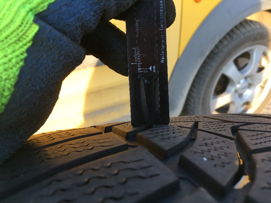 285/40/20 Дънлоп Уинтър Спорт Сув 2017г 4-5мм MO