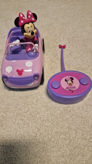 Masinuta Minnie Mouse Roadster cu telecomanda