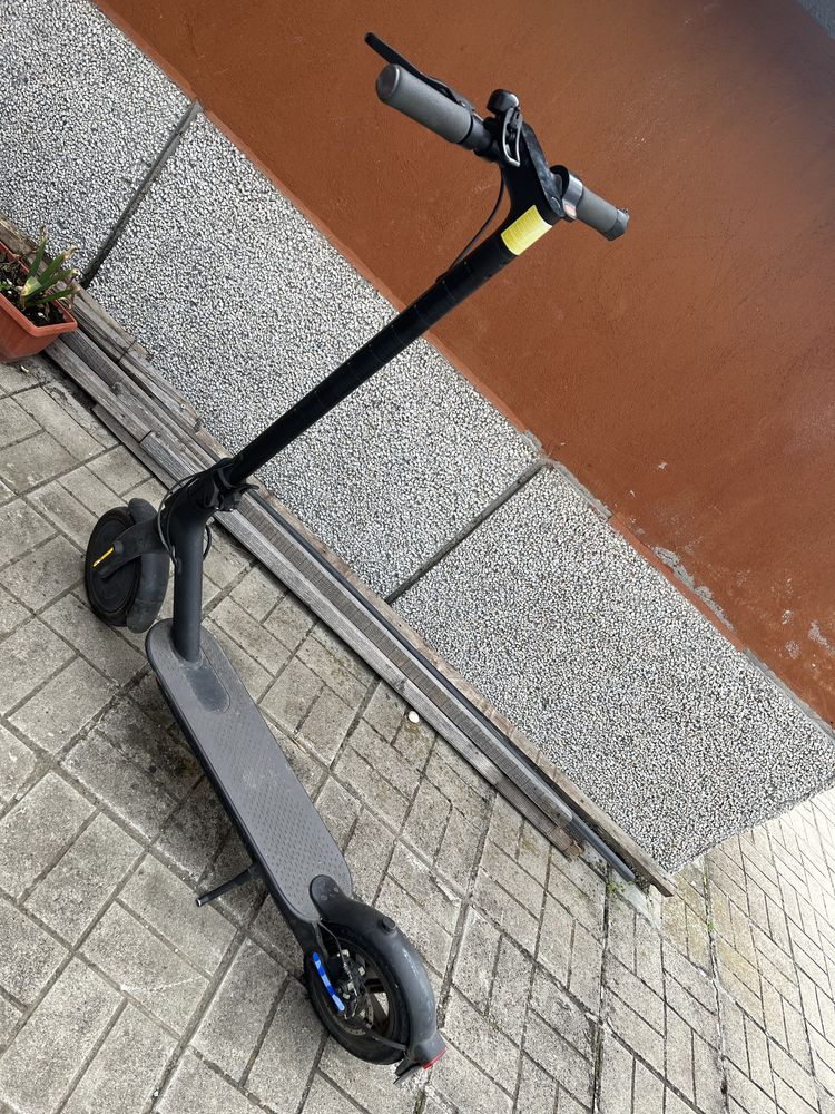 Xiaomi MI Electric Scooter Essential