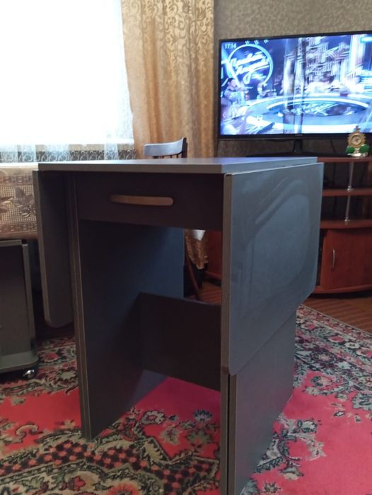 Продам новые столы