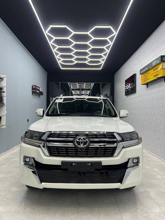 Toyota Land Cruiser 200 V6